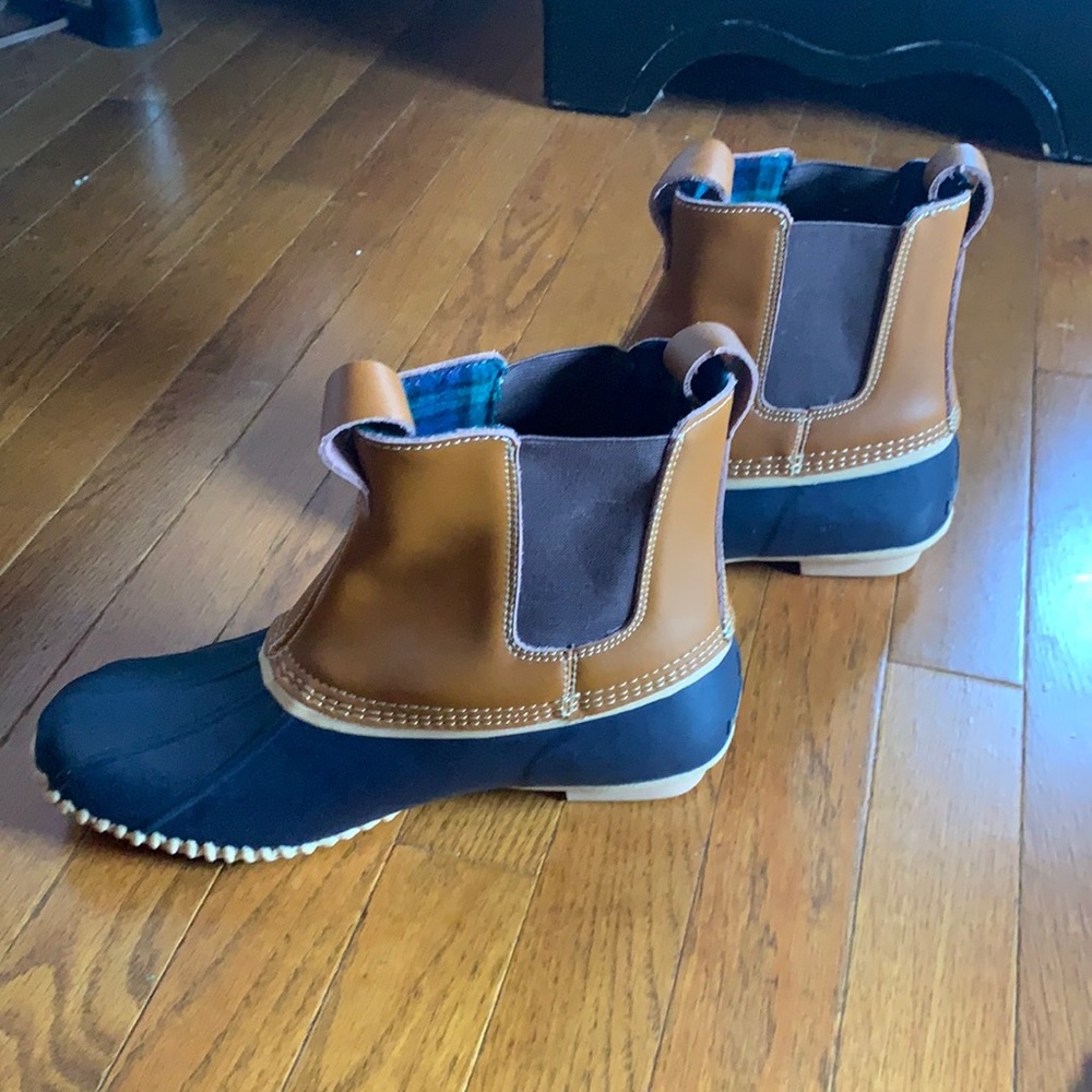 For sale: Lands End duck boot. Tan and navy